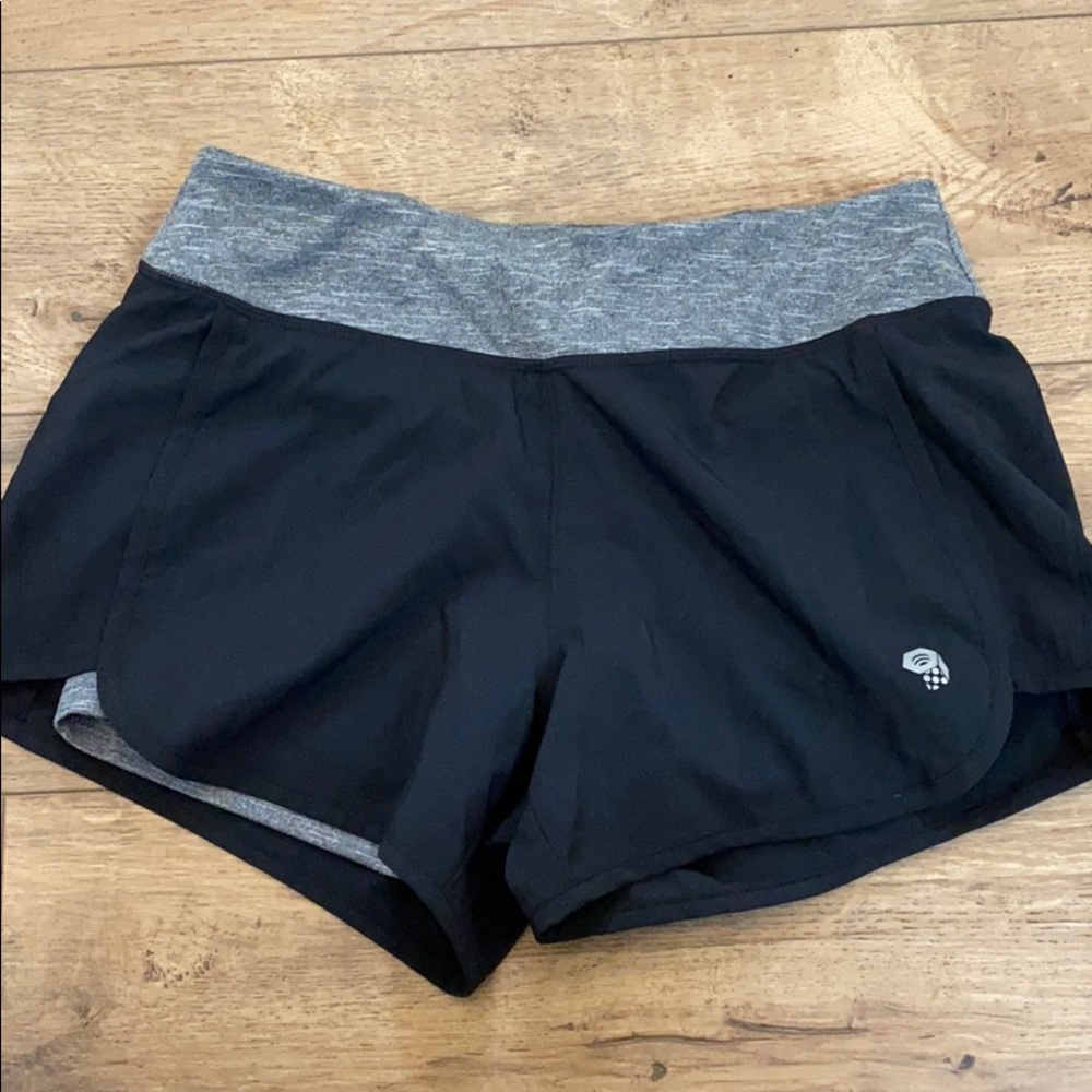 Mountain hardware shorts